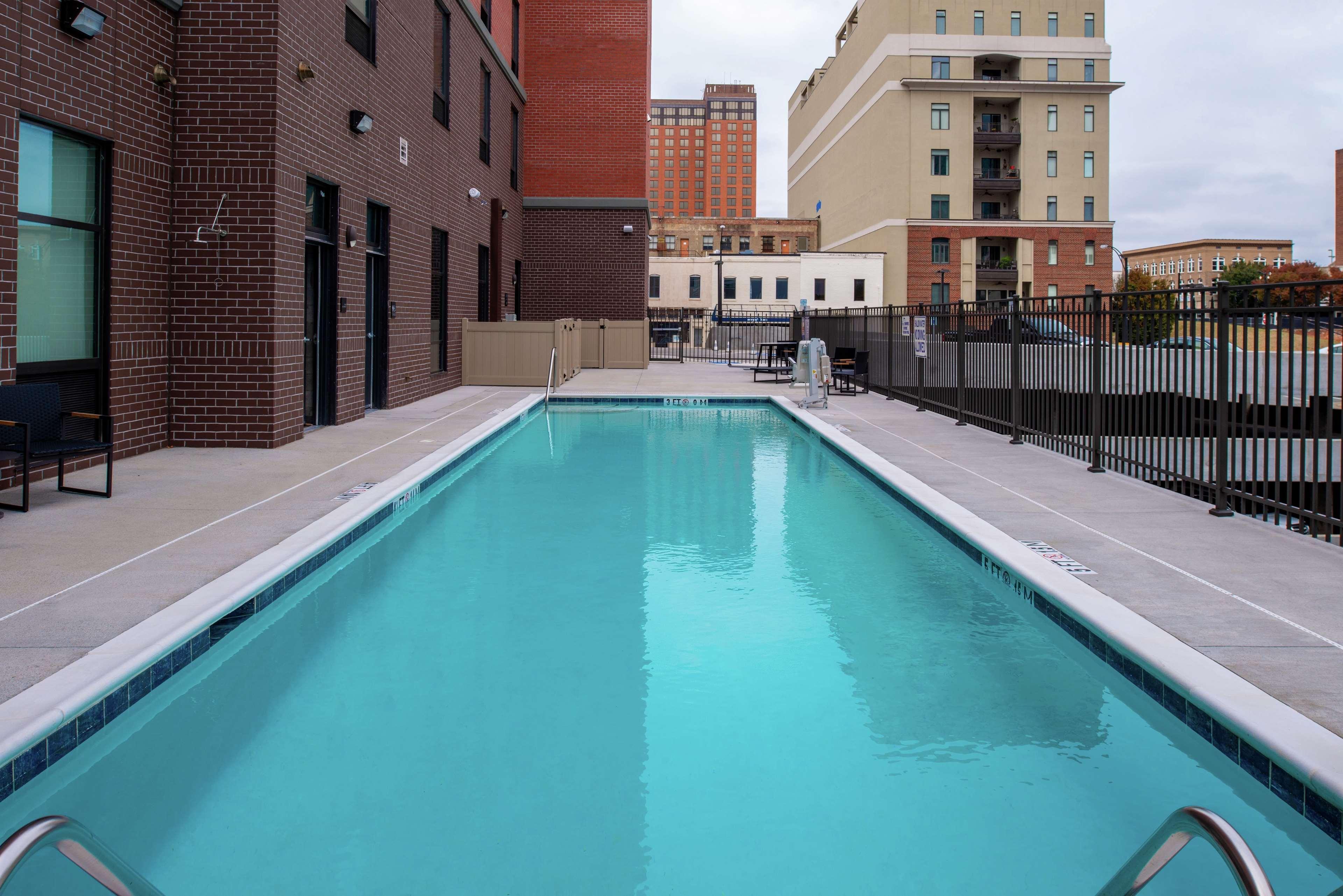 Hampton Inn & Suites Winston-Salem Downtown Exterior photo
