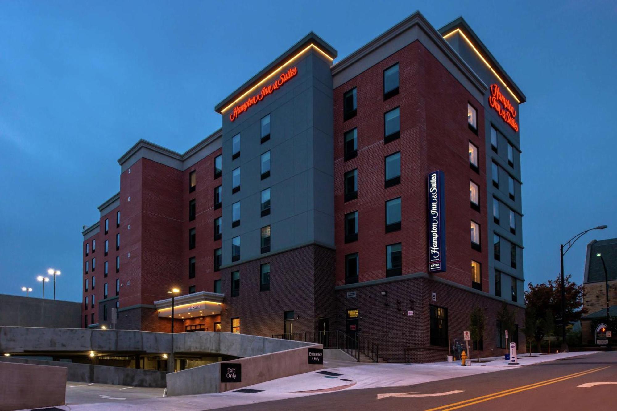 Hampton Inn & Suites Winston-Salem Downtown Exterior photo